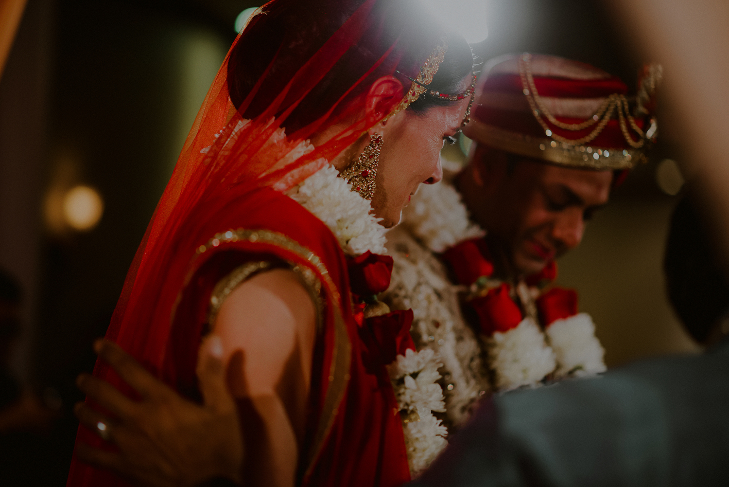 creative indian wedding photos under mandap