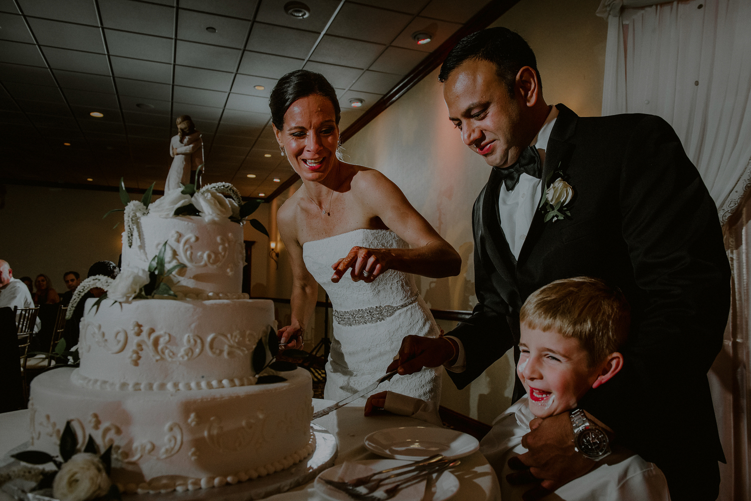 candid cake cutting moment