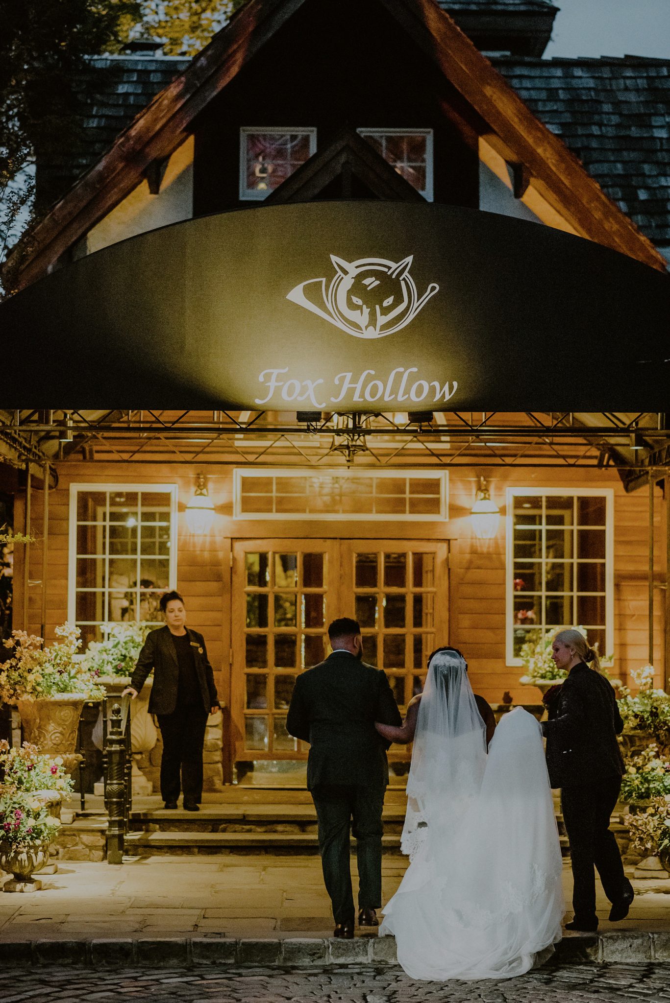 fox hollow wedding entrance in woodbury ny