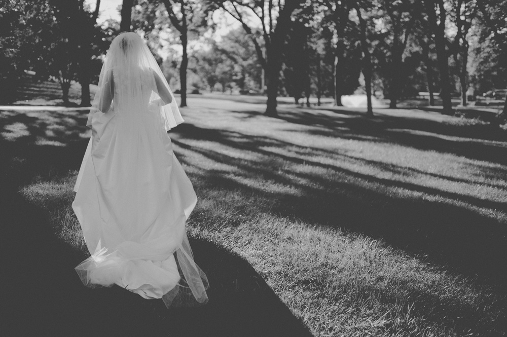 creative black and white wedding photos