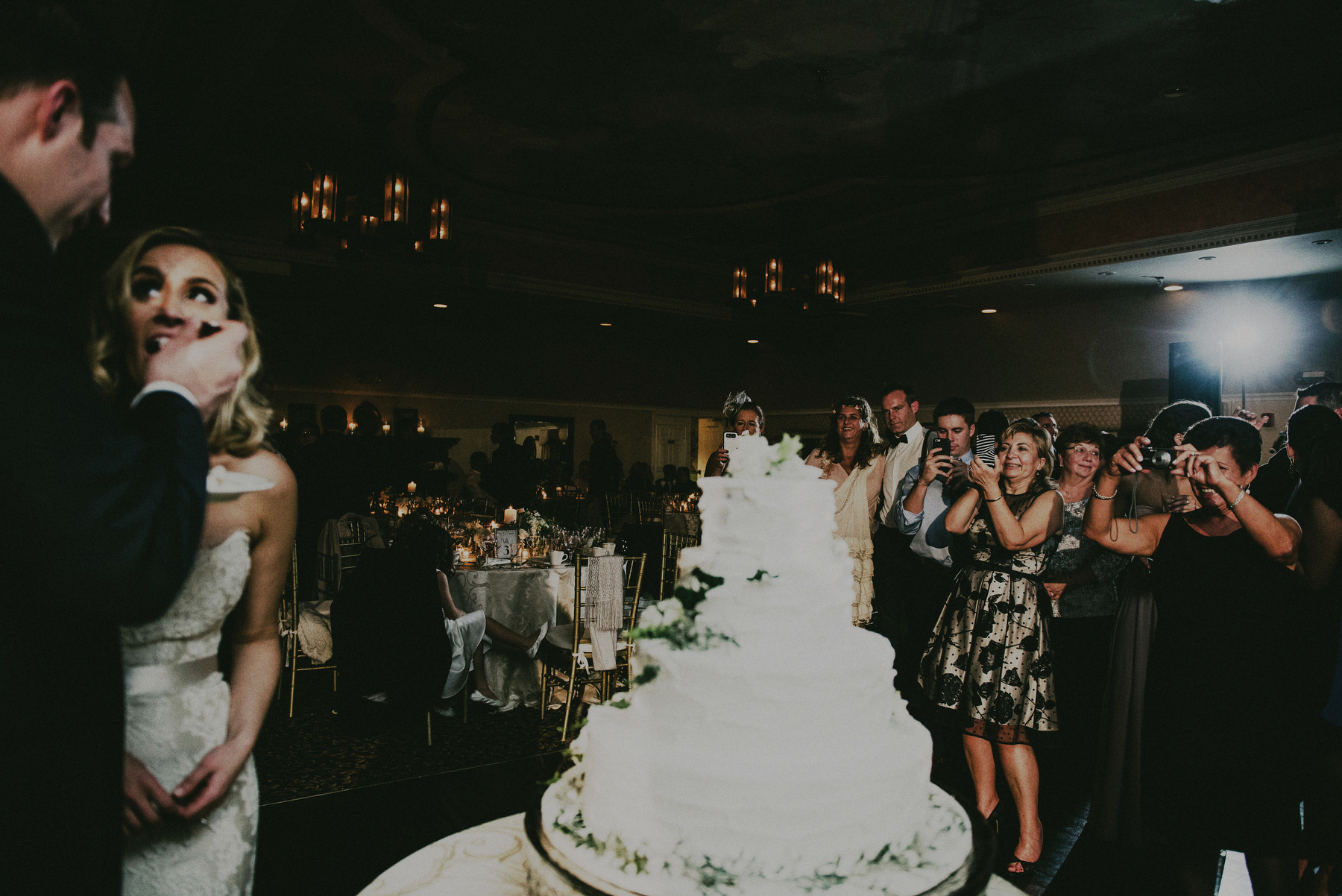 ringwood nj wedding photographer cake cutting