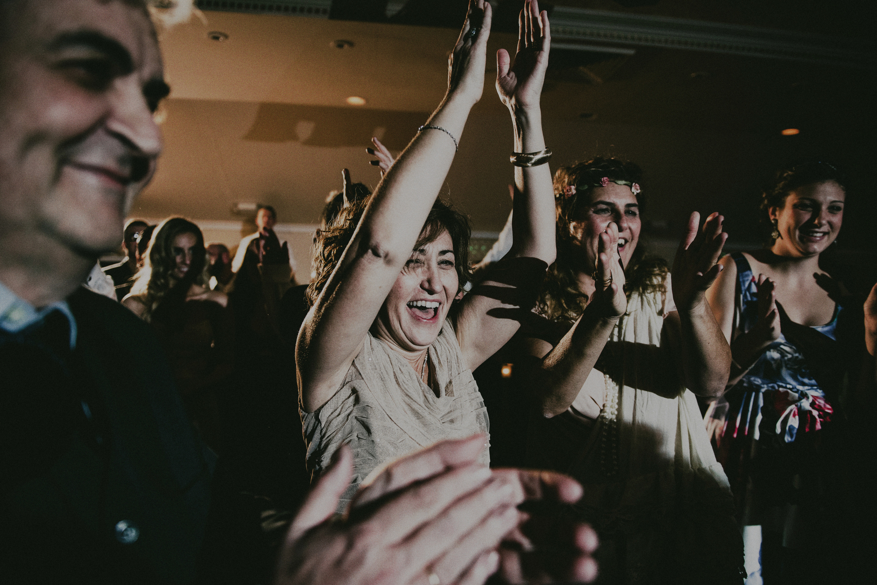 creative light wedding photographer