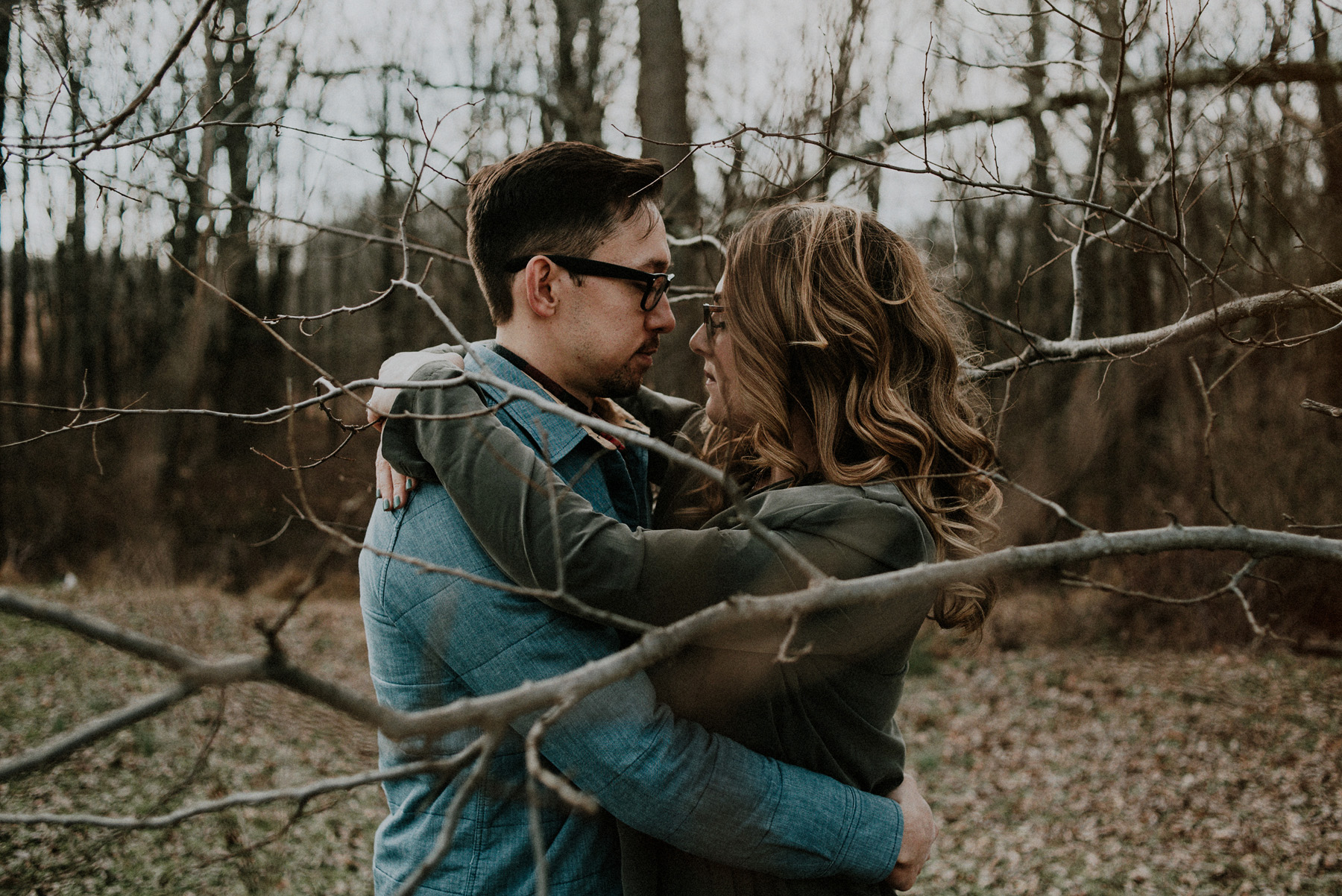 outdoor winter engagement pictures