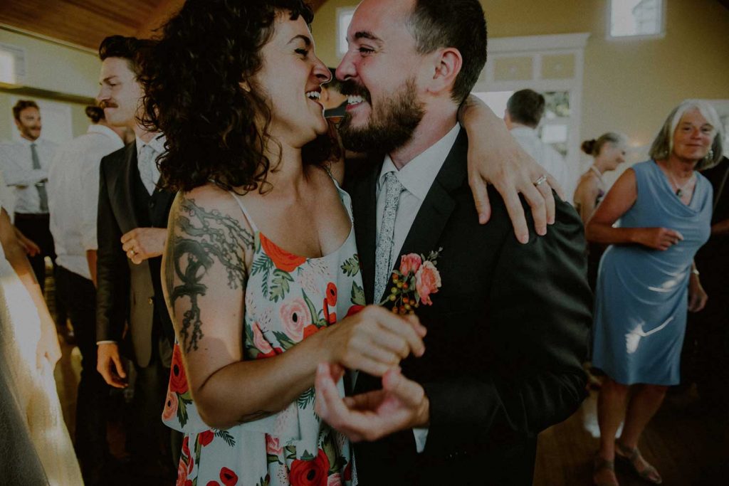 dancing moments at bonnet island wedding 