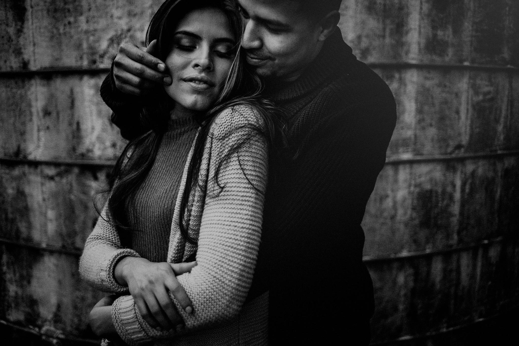 moody engagement pics in black and white