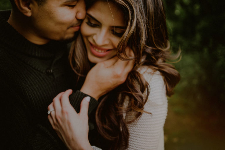 moody-engagement-photos-valeria-jose