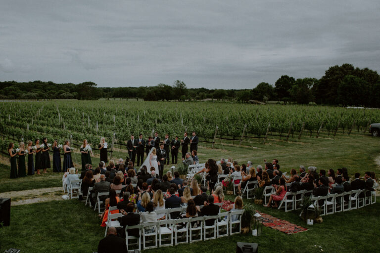 How to Find a Wedding Photographer That’s Right for You